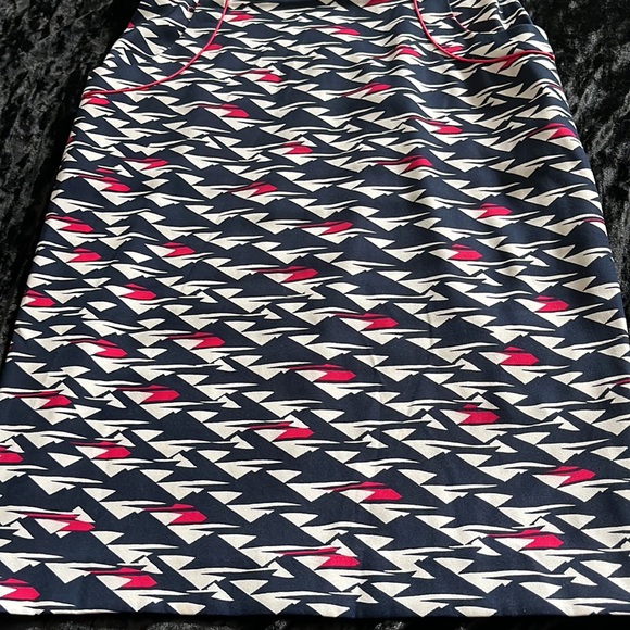 Maggy London - Picture 2 of 9